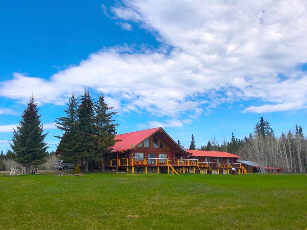 Cariboo Log Guest House Lac La Hache Екстериор снимка