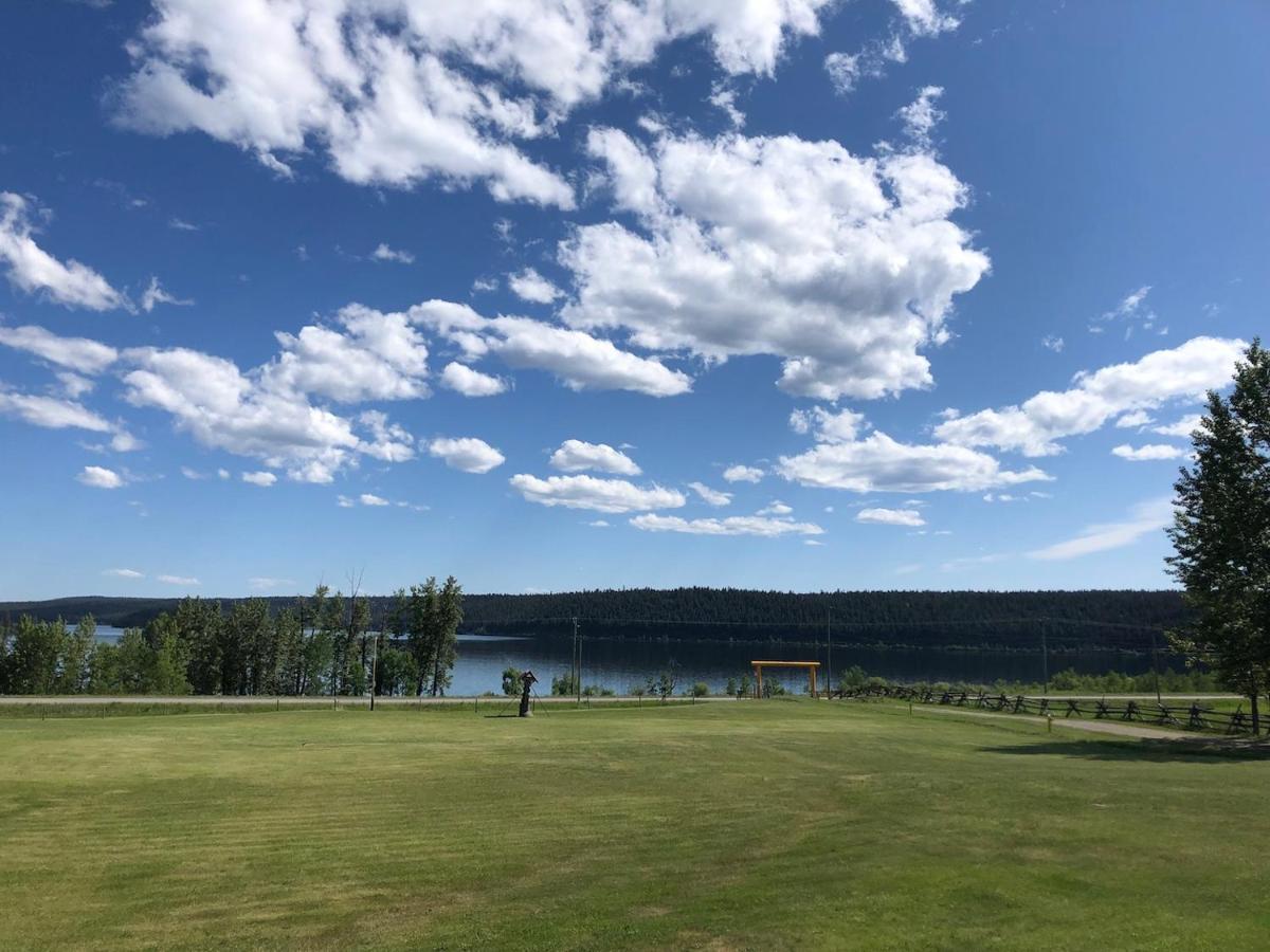 Cariboo Log Guest House Lac La Hache Екстериор снимка