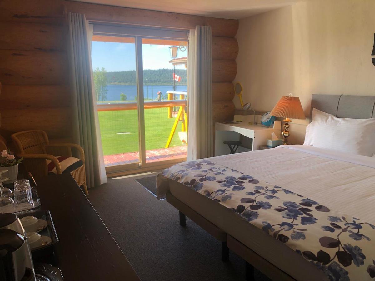 Cariboo Log Guest House Lac La Hache Екстериор снимка