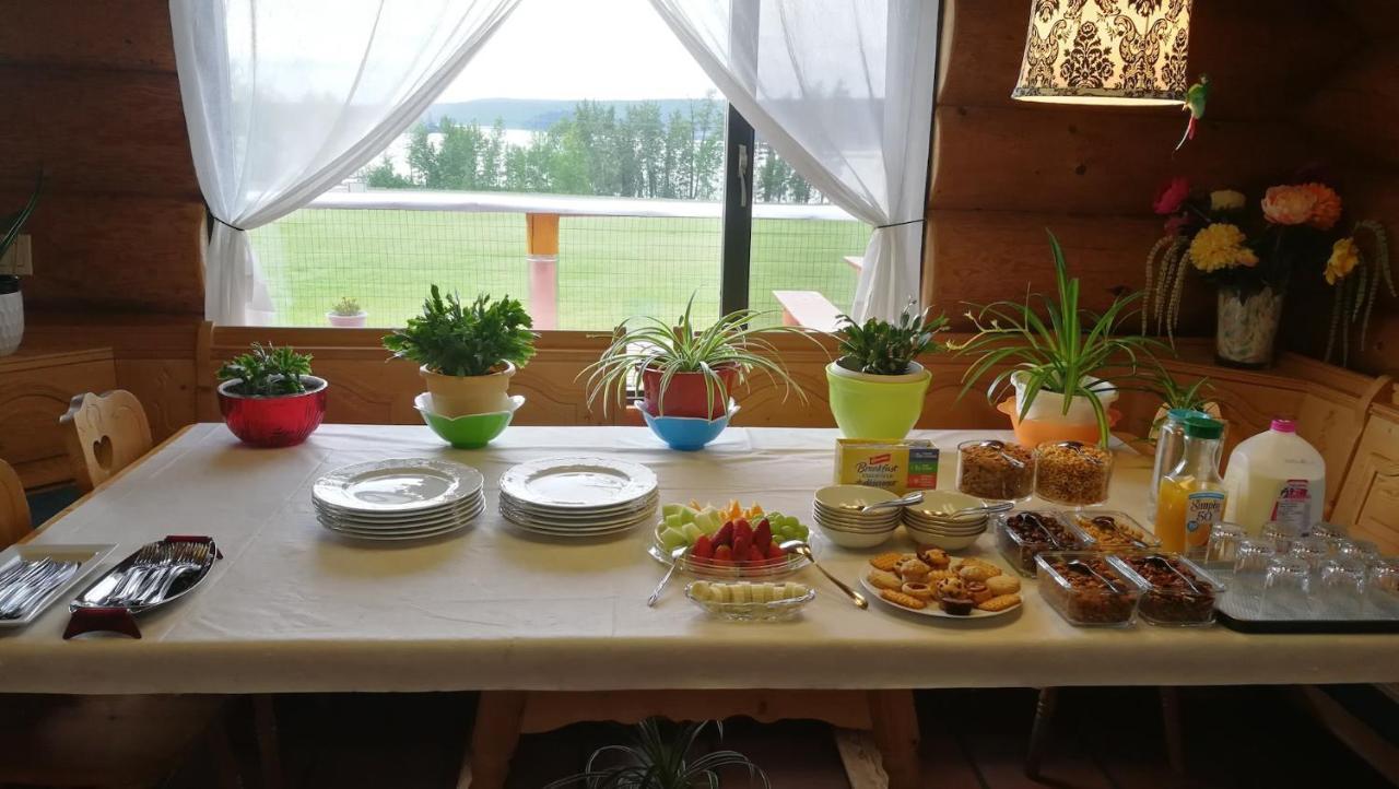 Cariboo Log Guest House Lac La Hache Екстериор снимка