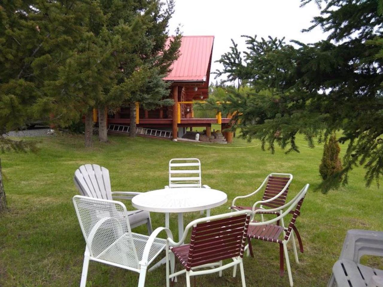 Cariboo Log Guest House Lac La Hache Екстериор снимка